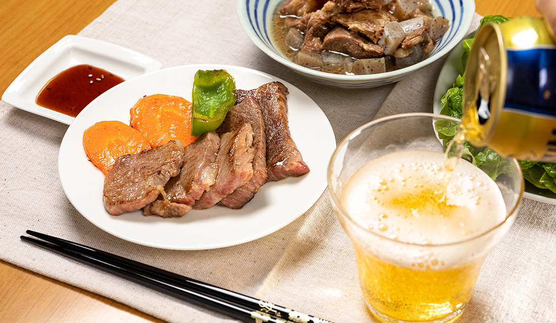 ビールと牛すじ煮込み